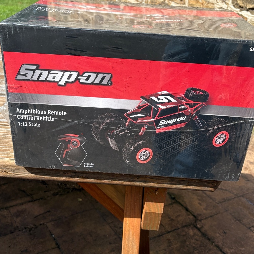 Snap-on Red Amphibious Remote Control Car 1:12 scale NWT